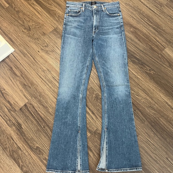 Citizens of Humanity Flared Jeans. Size 28. - Picture 1 of 2